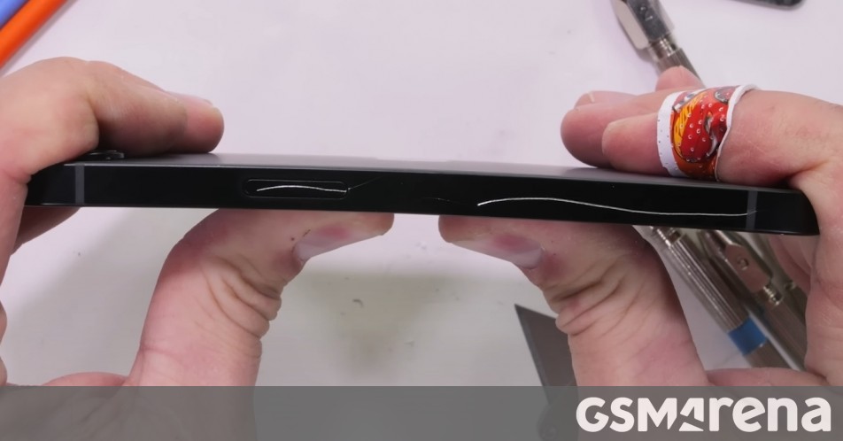 iPhone 16e survives bend test, gets opened up on video